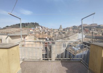 Edificio all\'aperto - Independent house Via Camillo Benso di Cavour, Buccheri - photo 2