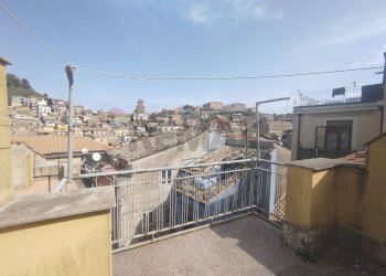 Balcone - Independent house Via Camillo Benso di Cavour, Buccheri - photo 4