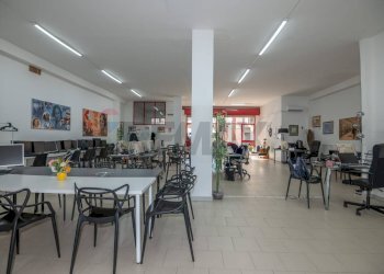 Sala da pranzo - Negozio Via Palestro
 
106-108, Priolo Gargallo - foto 9