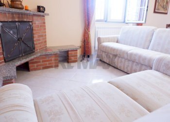 Soggiorno - Independent house Via Linara
 
32, Limatola - photo 19