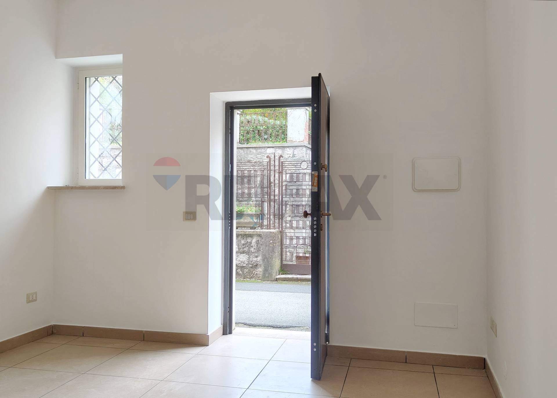 Stanza vuota - Casa semi indipendente Via Vittorio Veneto
47, Piana di Monte Verna - foto 3