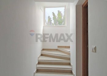 Scale - Casa semi indipendente Via Vittorio Veneto
 
47, Piana di Monte Verna - foto 10