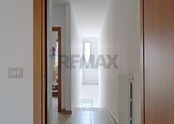 Hall / corridoio - Casa semi indipendente Via Vittorio Veneto
 
47, Piana di Monte Verna - foto 13