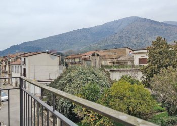 Vista delle montagne - Casa semi indipendente Via Vittorio Veneto
 
47, Piana di Monte Verna - foto 24