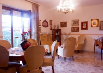 Sala da pranzo - Appartamento Viale Vincenzo Cappiello
 
8, Caserta - foto 12