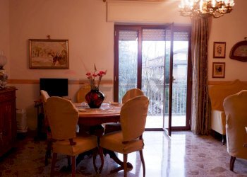 Sala da pranzo - Appartamento Viale Vincenzo Cappiello
 
8, Caserta - foto 16