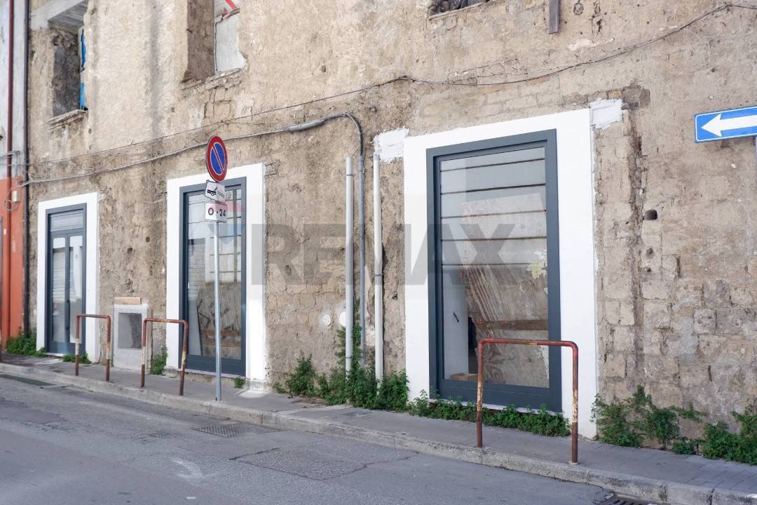 Edificio all\'aperto - Locale Commerciale Corso Giannone
 
184, Caserta - foto 1