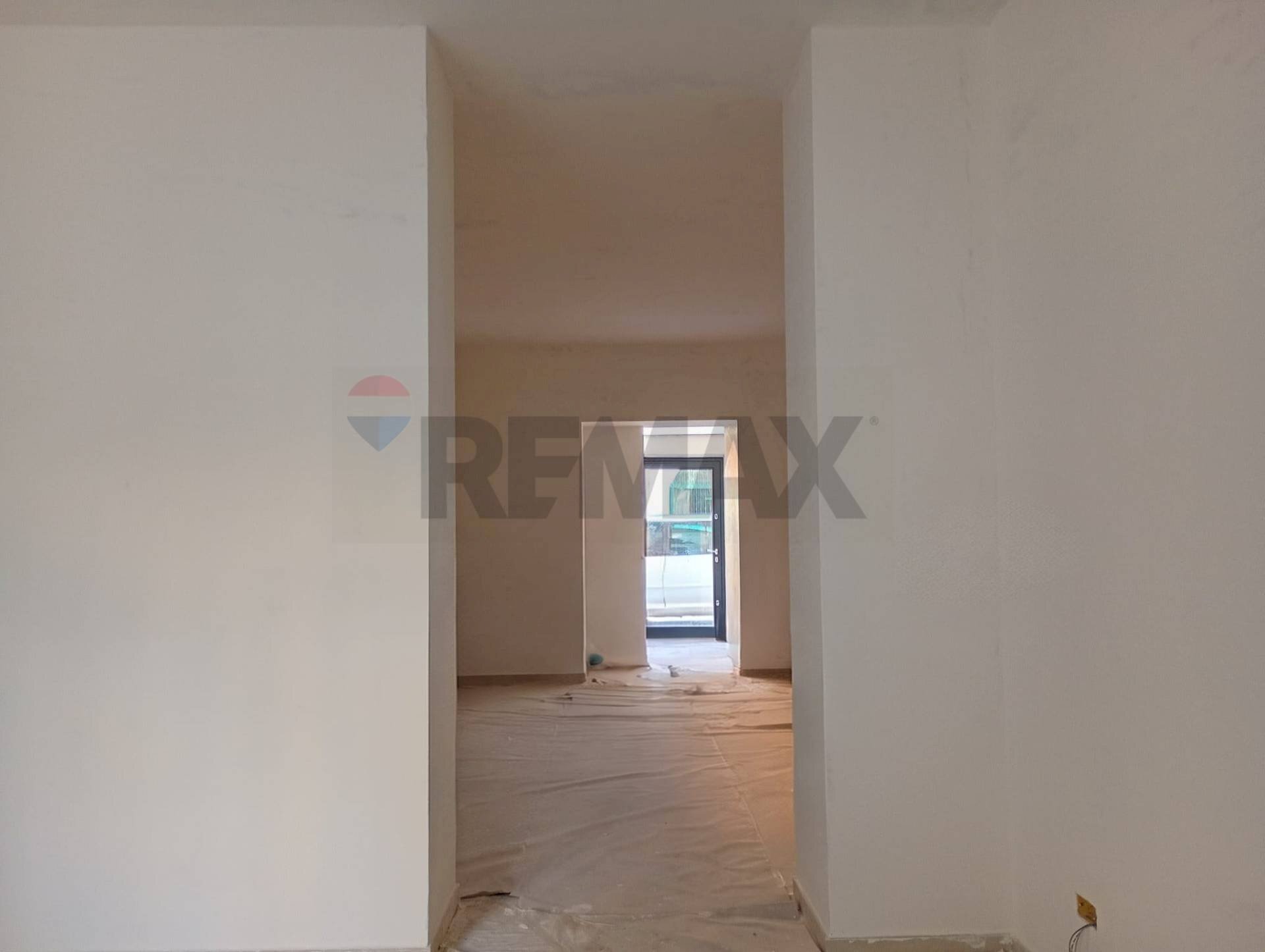 Hall / corridoio - Locale Commerciale Corso Giannone
 
184, Caserta - foto 3