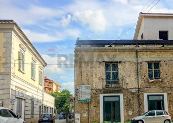 Edificio all\'aperto - Locale Commerciale CORSO GIANNONE
 
188, Caserta - foto 14