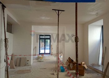 Stanza vuota - Locale Commerciale CORSO GIANNONE
 
188, Caserta - foto 19