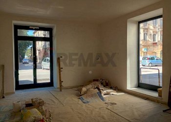 Camera / camera da letto - Locale Commerciale CORSO GIANNONE
 
188, Caserta - foto 20