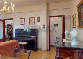 Soggiorno - Appartamento Via Giuseppe De Falco
 
4, Caserta - foto 16