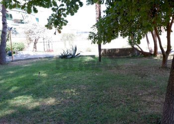 Giardino - Appartamento Via Giuseppe De Falco
 
4, Caserta - foto 63