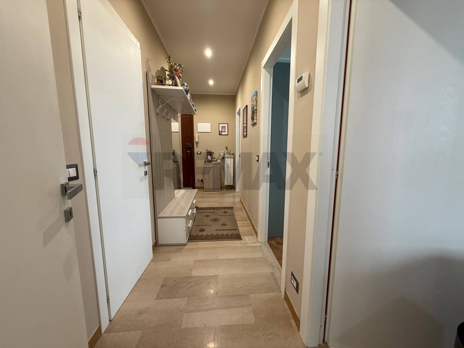 Hall / corridoio - Trilocale Corso Dante Alighieri
 
116, Cairo Montenotte - foto 1