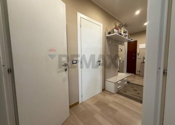 Hall / corridoio - Trilocale Corso Dante Alighieri
 
116, Cairo Montenotte - foto 27