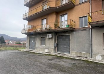 Edificio all\'aperto - Trilocale Corso Dante Alighieri
 
116, Cairo Montenotte - foto 35