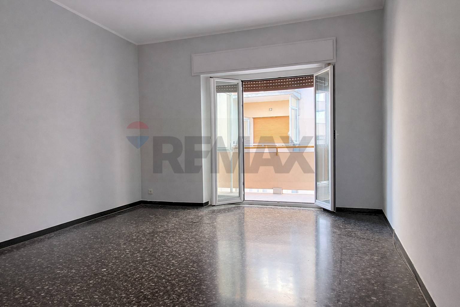 Stanza vuota - Trilocale Viale Perata
 
7, Albissola Marina - foto 2