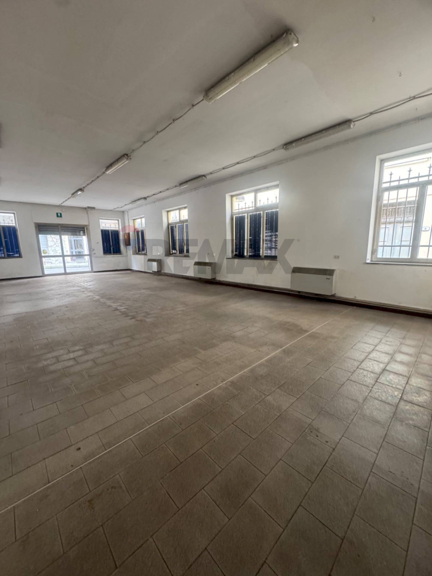 Stanza vuota - Commercial Premises Via Roma
 
27A, Altare - photo 3