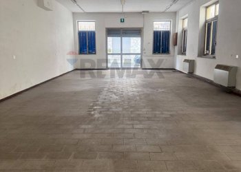 Stanza vuota - Locale Commerciale Via Roma
 
27A, Altare - foto 1