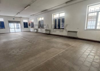 Stanza vuota - Locale Commerciale Via Roma
 
27A, Altare - foto 3