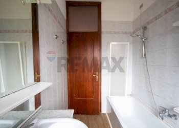 2 piano - bagno con vasca - Appartamento Via Livorno
 
9, Mira - foto 16