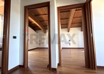 Hall / corridoio - Semi-detached Villa Via Enrico De Nicola
1/A, L'Aquila - photo 8