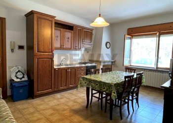 Sala da pranzo - Trilocale Corso Sallustio
 
330, Pizzoli - foto 3