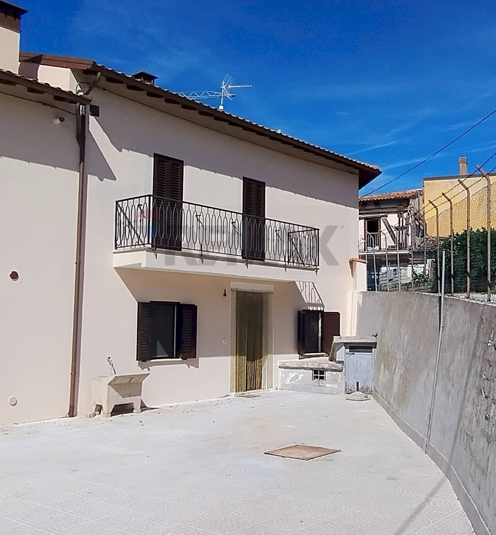 Casa all\'aperto - Semi-detached house Via San Carlo
 
Snc, L'Aquila - photo 1