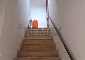 Scale - Bilocale Via Benevento
 
27, Casalnuovo di Napoli - foto 5