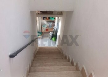 Scale - Bilocale Via Benevento
 
27, Casalnuovo di Napoli - foto 6