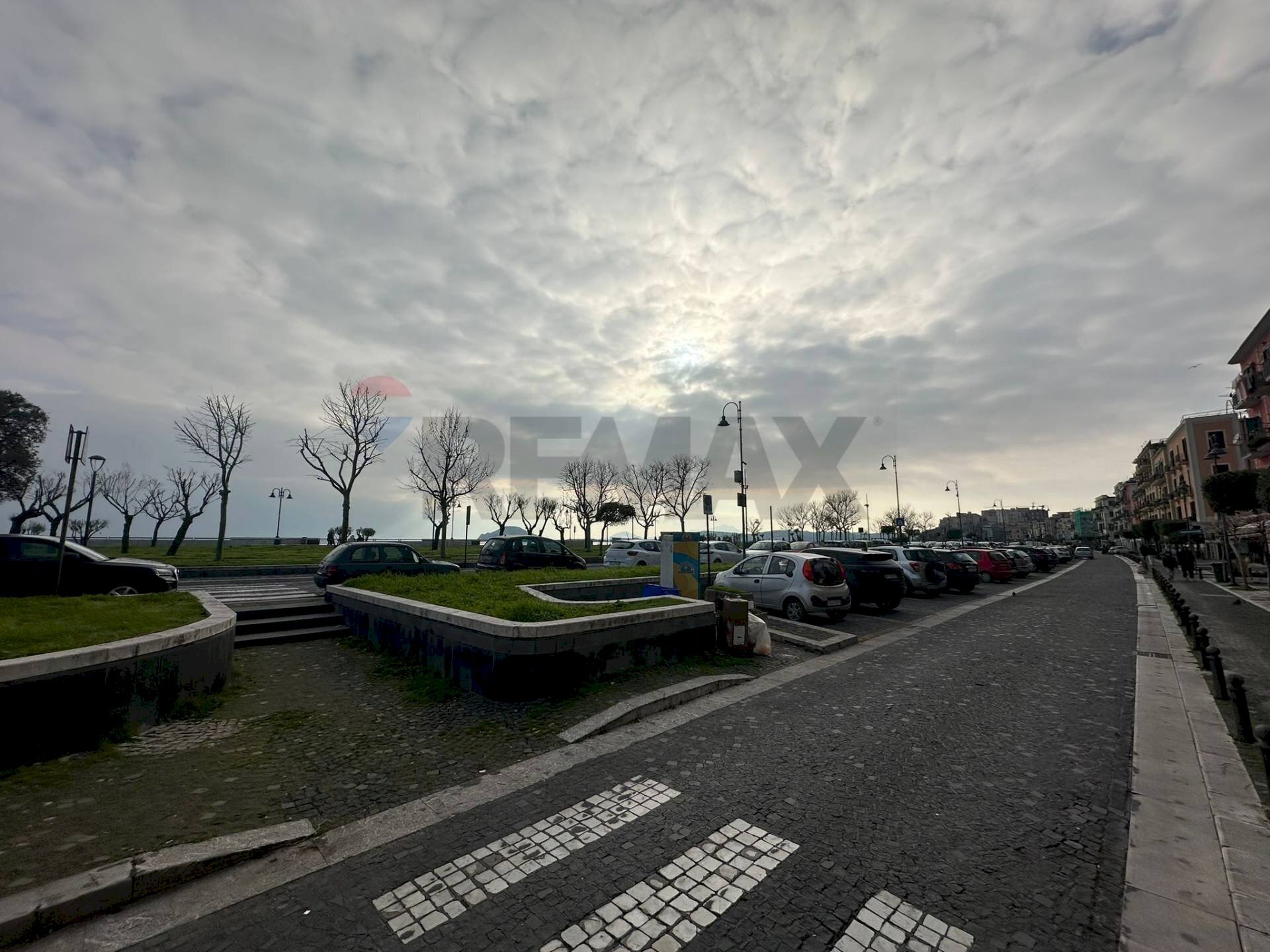 Edificio all\'aperto - Commercial Premises Corso Umberto
 
123, Pozzuoli - photo 2