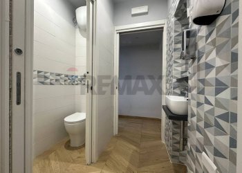 Bagno - Commercial Premises Corso Umberto
 
123, Pozzuoli - photo 21