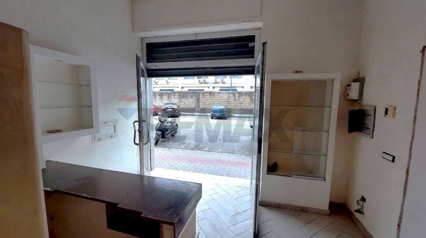 Camera / camera da letto - Commercial Premises Via Ferrante Imparato
209-211, Napoli - photo 3