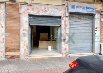 Edificio all\'aperto - Ufficio Via Ferrante Imparato
 
209-211, Napoli - foto 4