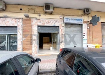 Edificio all\'aperto - Ufficio Via Ferrante Imparato
 
209-211, Napoli - foto 5