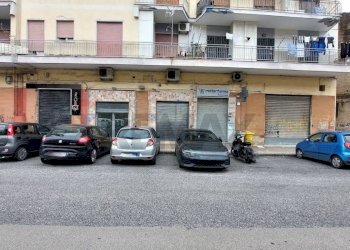 Edificio all\'aperto - Ufficio Via Ferrante Imparato
 
209-211, Napoli - foto 6