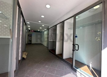 Hall / corridoio - Locale Commerciale VIA NICOLARDI
 
51, Napoli - foto 12