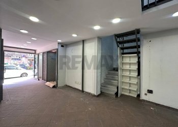 Stanza vuota - Locale Commerciale VIA NICOLARDI
 
51, Napoli - foto 17