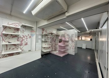 Dispensa di stoccaggio - Locale Commerciale VIA NICOLARDI
 
51, Napoli - foto 20