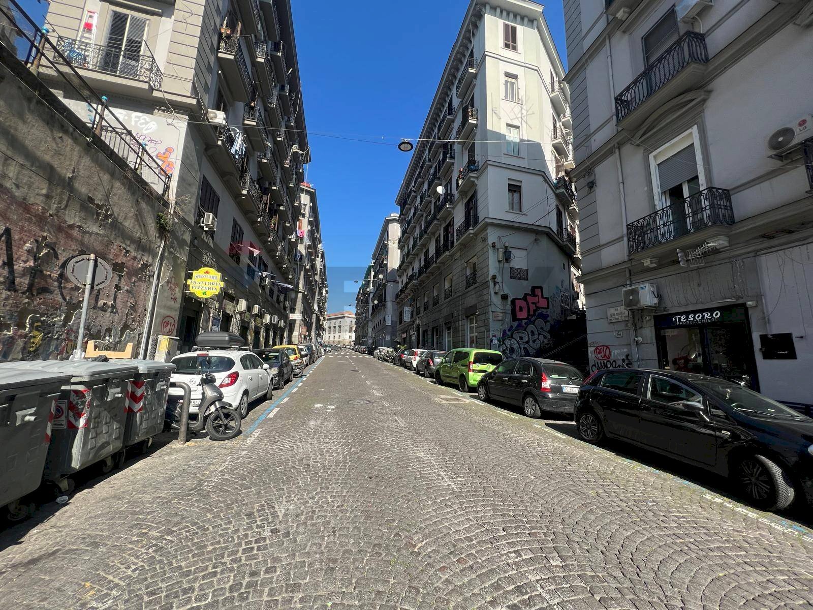 Edificio all\'aperto - Negozio Via Pietro Colletta
 
62, Napoli - foto 2