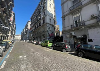 Edificio all\'aperto - Negozio Via Pietro Colletta
 
62, Napoli - foto 1