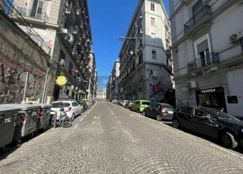 Edificio all\'aperto - Negozio Via Pietro Colletta
 
62, Napoli - foto 2