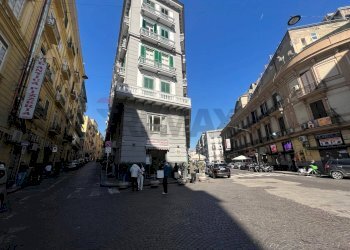 Edificio all\'aperto - Negozio Via Pietro Colletta
 
62, Napoli - foto 5