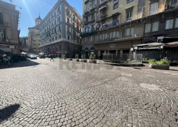 Edificio all\'aperto - Negozio Via Pietro Colletta
 
62, Napoli - foto 8