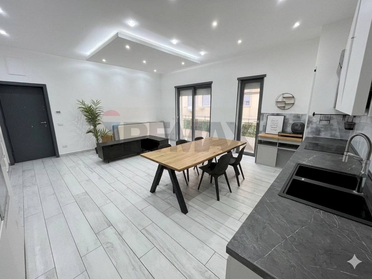 Sala da pranzo - Four-room apartment Piazza D'annunzio
 
16, Napoli - photo 2