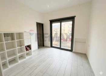 Stanza vuota - Four-room apartment Piazza D'annunzio
 
16, Napoli - photo 7