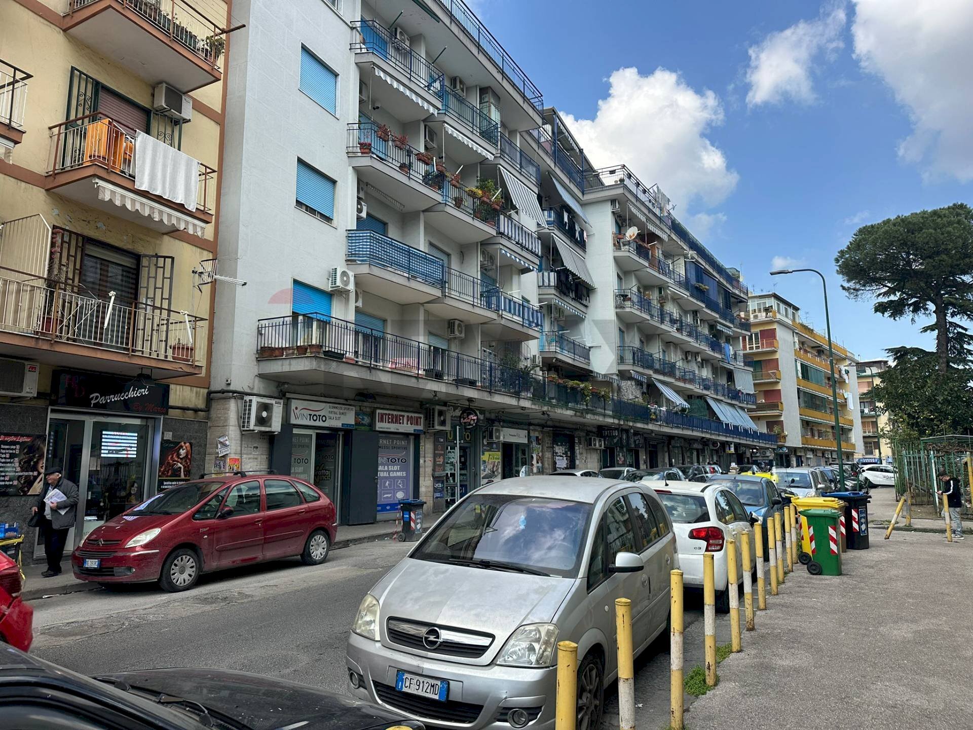 Edificio all\'aperto - Three-room apartment Via Cassano
122, Napoli - photo 2