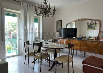 Sala da pranzo - Three-room apartment Via Cassano
 
122, Napoli - photo 3