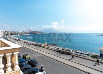 Vista dell\'acqua - Appartamento Via Francesco Caracciolo
 
13, Napoli - foto 17