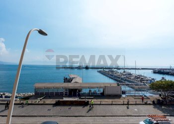 Vista dell\'acqua - Appartamento Via Francesco Caracciolo
 
13, Napoli - foto 18